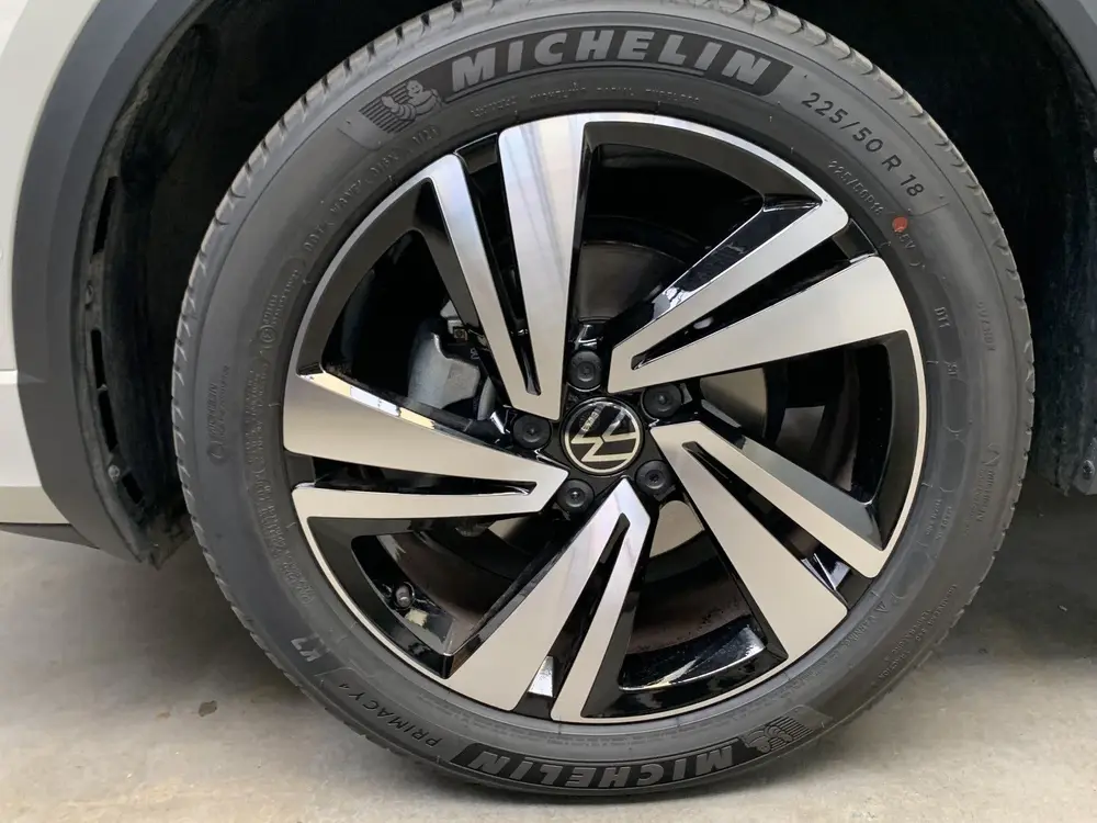 Volkswagen T-Roc 1.5 TSI R-Line 150PK IQ LIGHT-CAMERA-NAVI-A uit 2024, foto 8