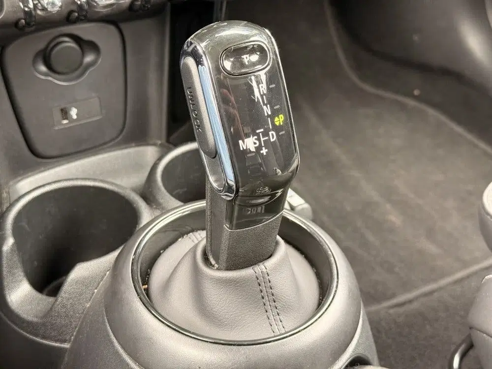 Mini Cooper 1.5 Cooper Camden uit 2023, foto 19