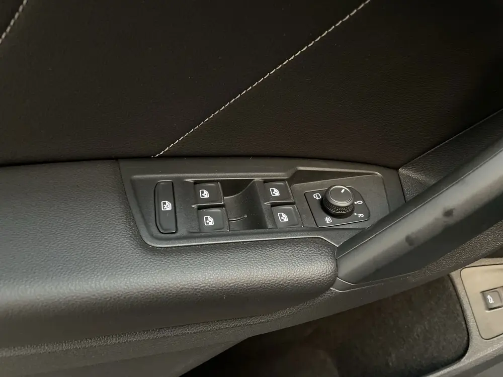Volkswagen Tiguan 1.5 TSI DSG R-Line Business+ Camera Sfeerv uit 2021, foto 17