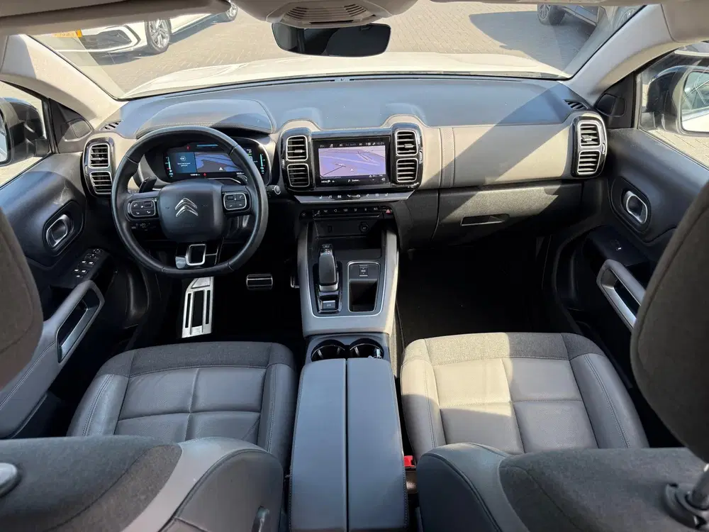 Citroën C5 Aircross Citroen C5 Aircross 1.6 Plug-in Hybrid 225 uit 2021, foto 8