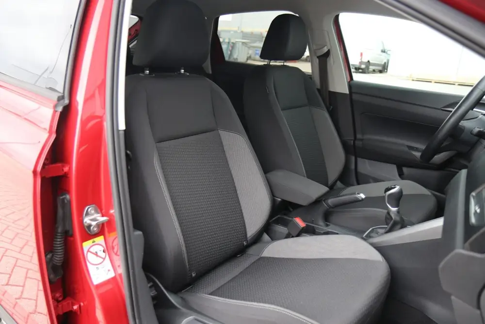 Volkswagen Taigo 1.0 TSI 95pk Life | Trekhaak | Navigatie | uit 2023, foto 18