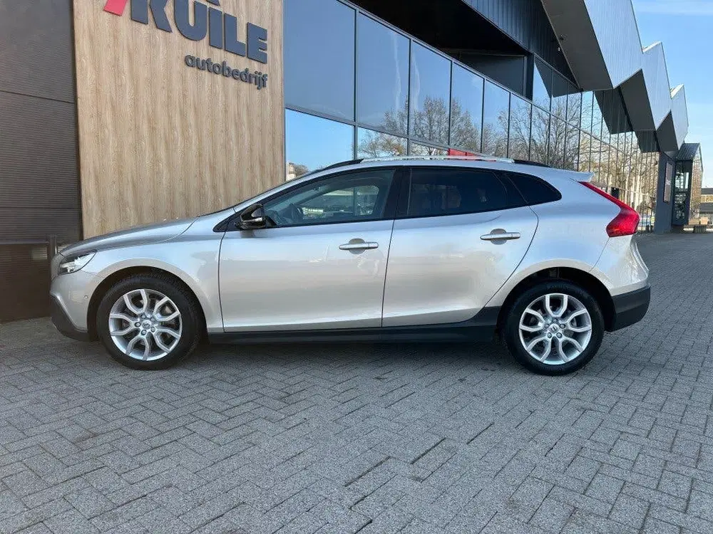 Volvo V40 Cross Country 1.5 T3 Polar+ Luxury uit 2019, foto 2