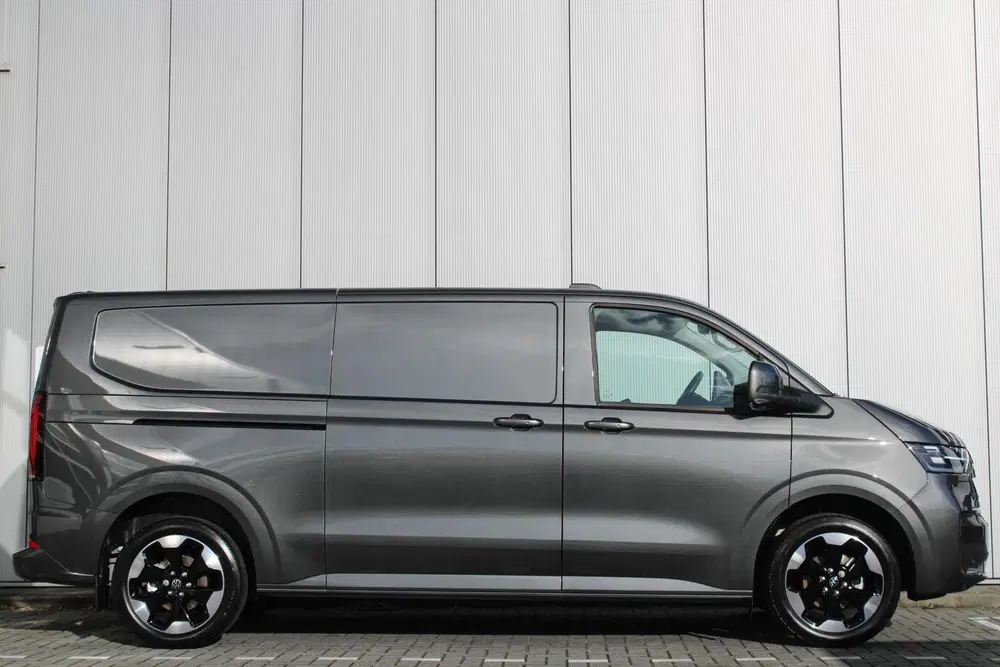 Volkswagen Transporter 34 L2H1 218pk Bulli 64 kWh uit 2026, foto 3