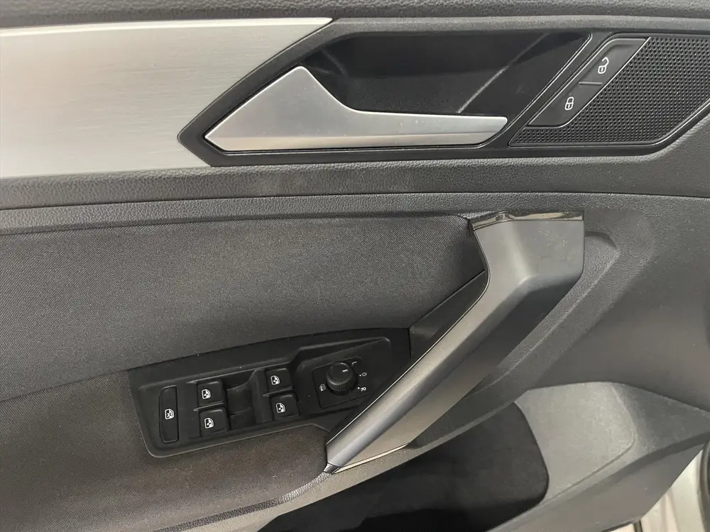 Volkswagen Tiguan 1.5 TSI 130pk Comfortline *NAVI* uit 2019, foto 20