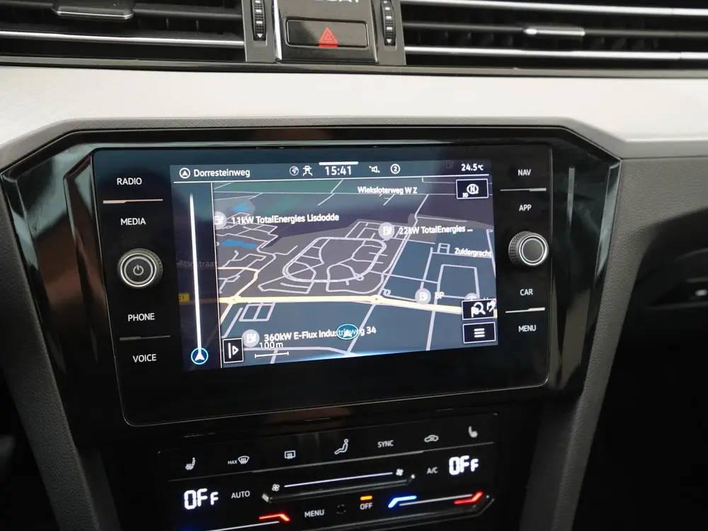 Volkswagen Passat Variant 1.5 TSI Business DSG | Panoramadak uit 2023, foto 12