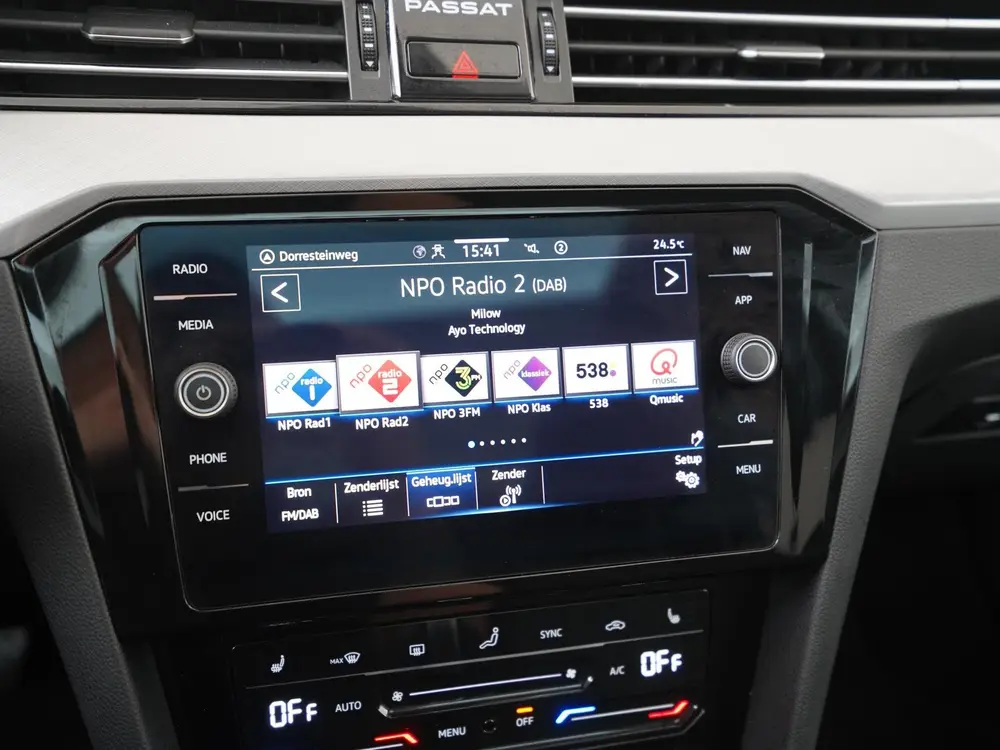 Volkswagen Passat Variant 1.5 TSI Business DSG | Panoramadak uit 2023, foto 13