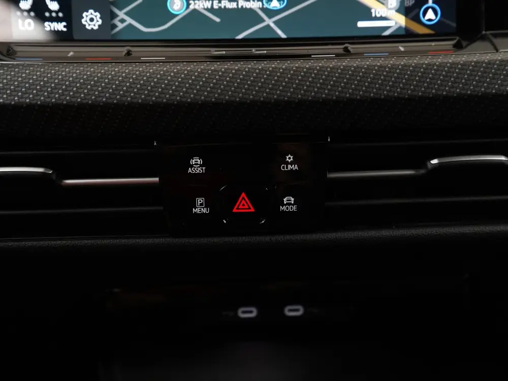 Volkswagen Golf Variant 1.5 eTSI R-Line DSG | 150PK | Trekha uit 2024, foto 11