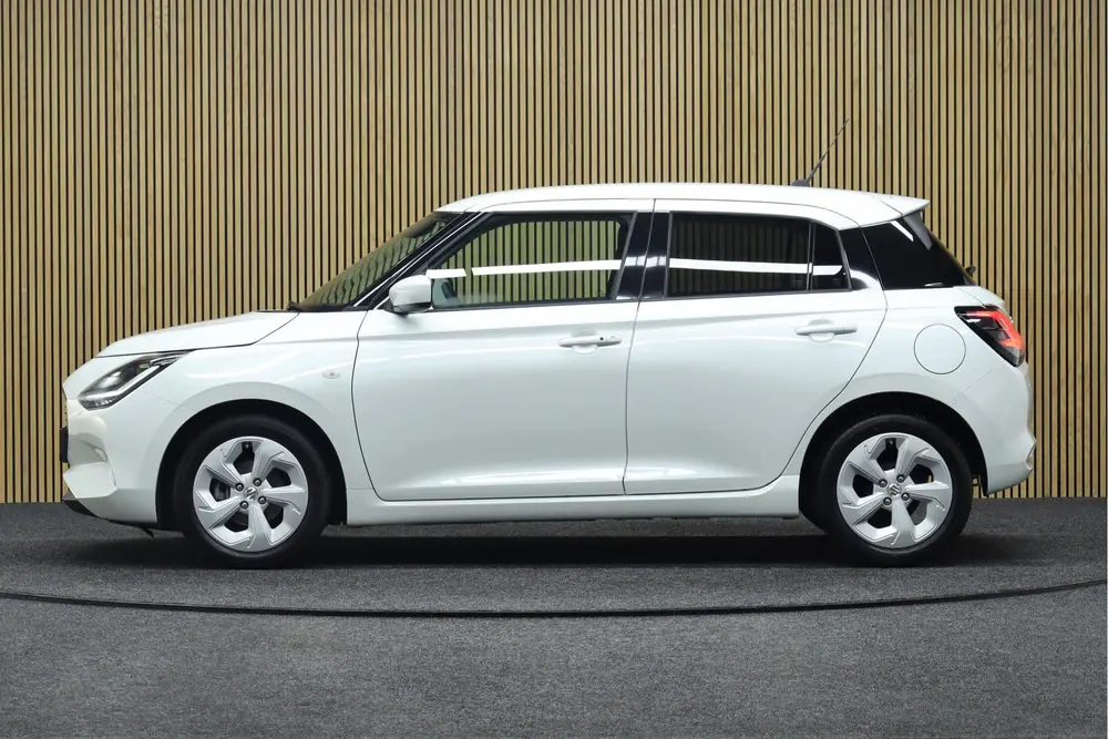 Suzuki Swift 1.2 Select Smart Hybrid uit 2025, foto 2