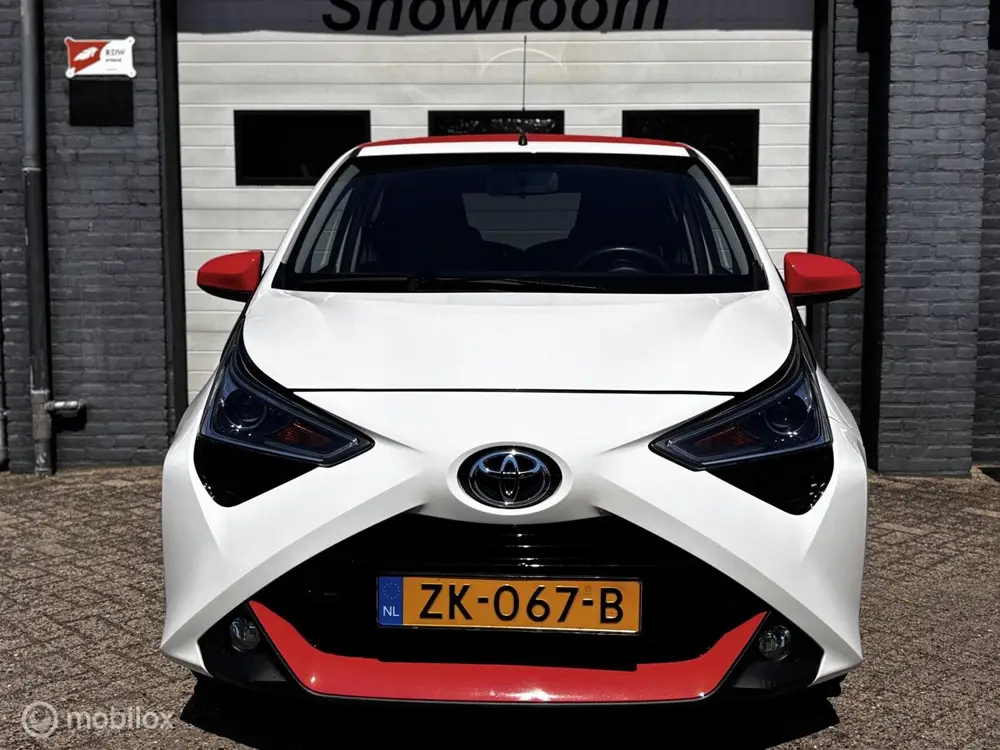 Toyota Aygo 1.0 VVT-i x-clusiv CABRIO*NAP*A/C*CARPLAY*CAMERA uit 2019, foto 2