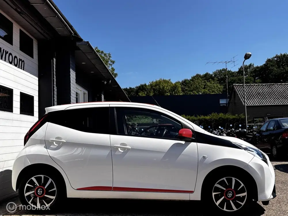 Toyota Aygo 1.0 VVT-i x-clusiv CABRIO*NAP*A/C*CARPLAY*CAMERA uit 2019, foto 5