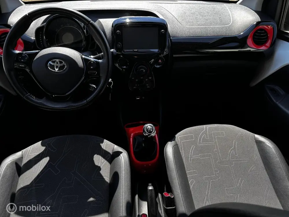Toyota Aygo 1.0 VVT-i x-clusiv CABRIO*NAP*A/C*CARPLAY*CAMERA uit 2019, foto 7