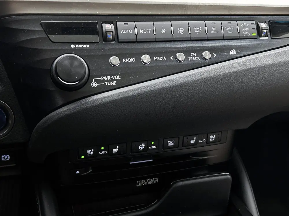 Lexus ES 300h President Line | Mark Levinson | Schuifdak | S uit 2019, foto 11