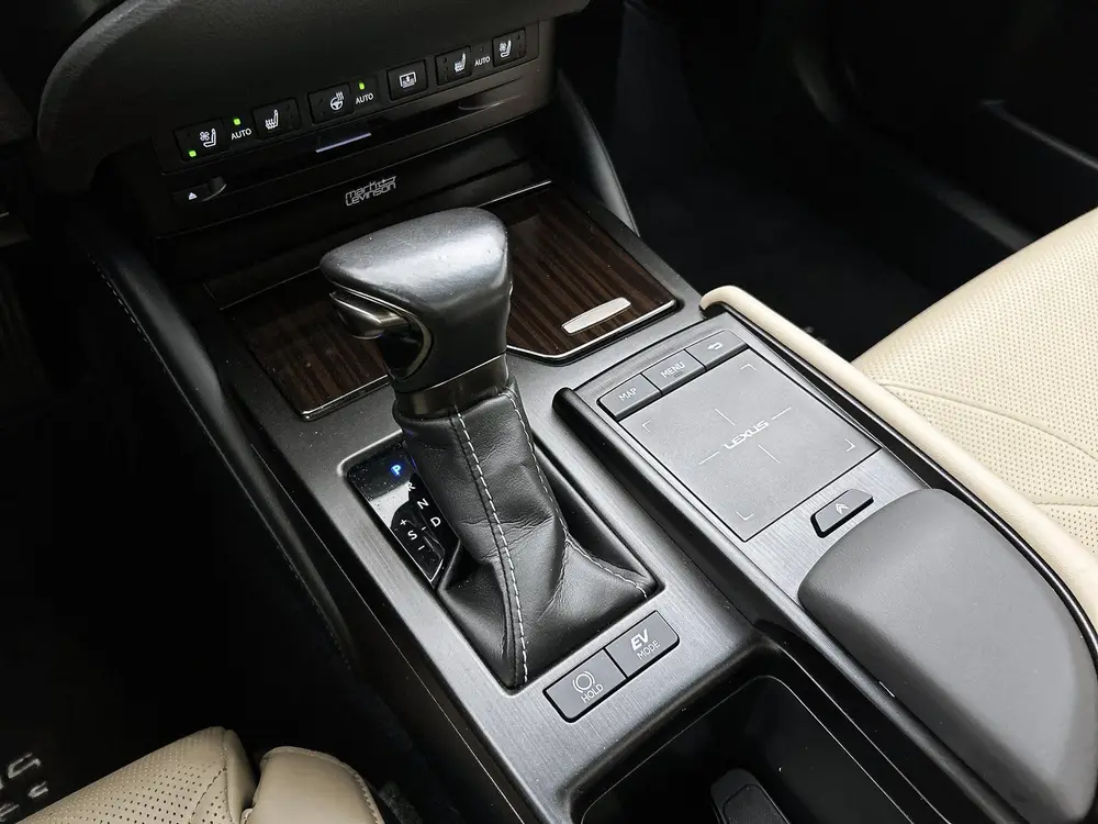 Lexus ES 300h President Line | Mark Levinson | Schuifdak | S uit 2019, foto 12