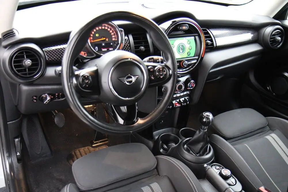Mini Cooper S 2.0 Cooper S 192PK Stoelverwarming Airco C uit 2019, foto 12
