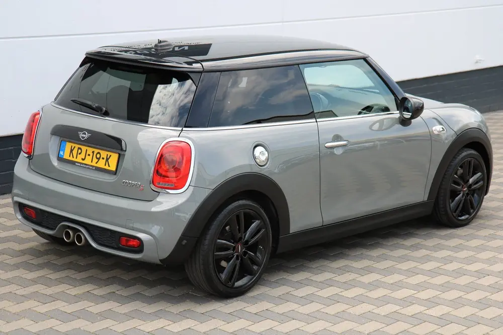 Mini Cooper S 2.0 Cooper S 192PK Stoelverwarming Airco C uit 2019, foto 5
