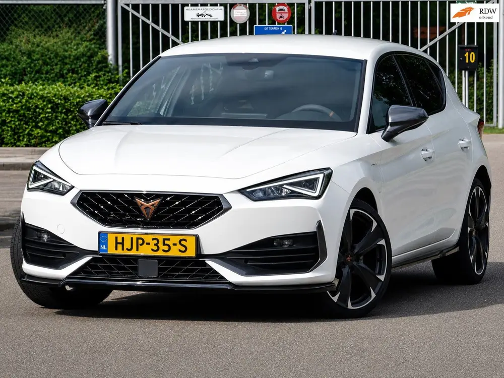 Cupra Leon 1.4 e-Hybrid VZ MAXTON/SPORTSTOELEN/CARPLAY/SFEER uit 2021