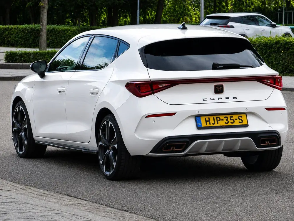 Cupra Leon 1.4 e-Hybrid VZ MAXTON/SPORTSTOELEN/CARPLAY/SFEER uit 2021, foto 2