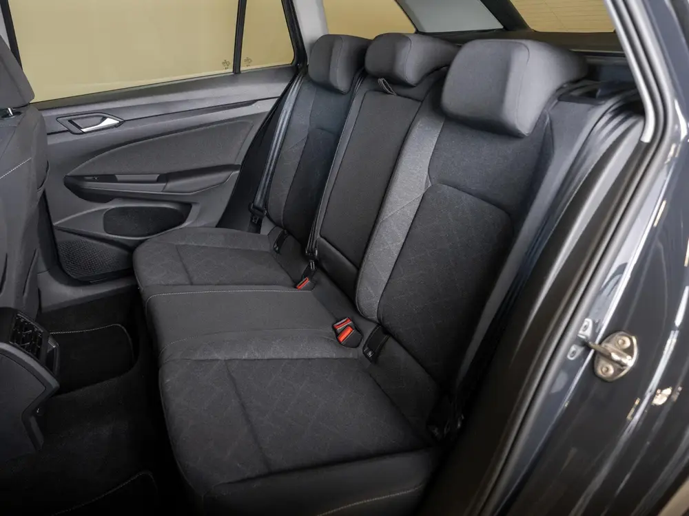 Volkswagen Golf Variant 1.0 TSI Life 110pk / Airco / Stoelve uit 2023, foto 7