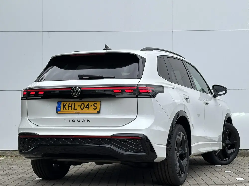 Volkswagen Tiguan 1.5 eHybrid R-Line Black Style | TREKHAAK uit 2025, foto 2
