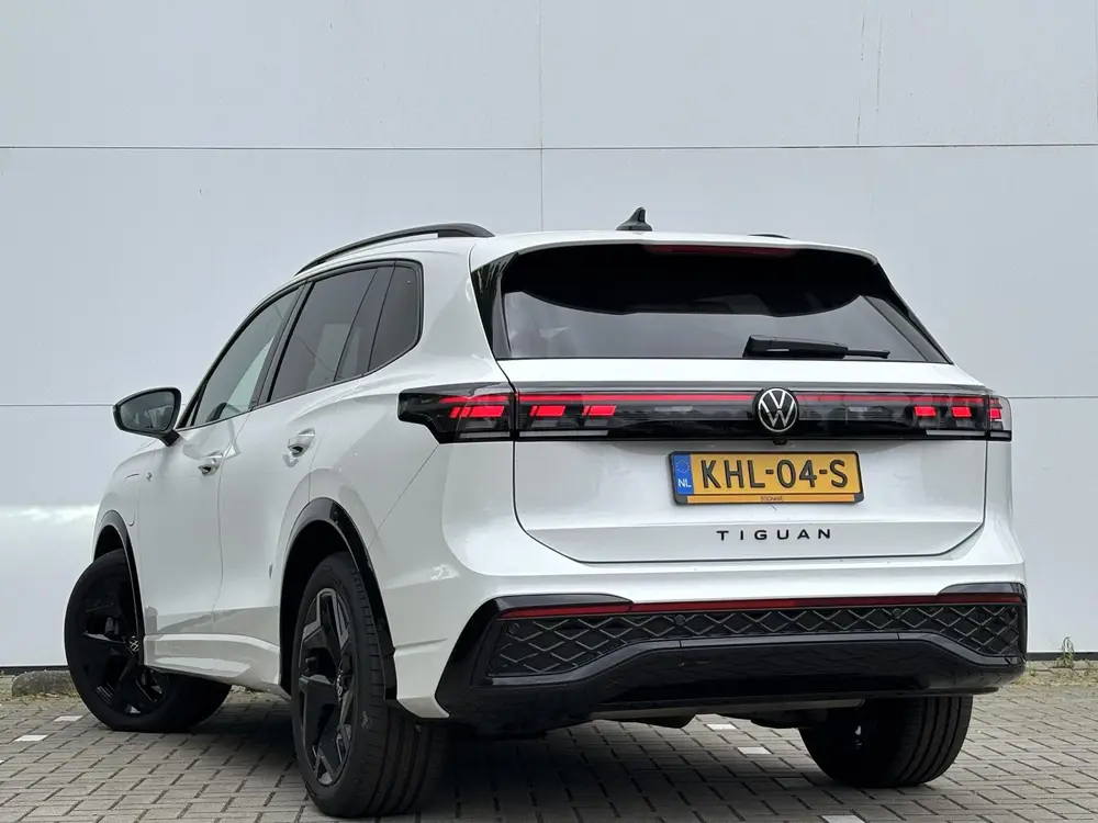 Volkswagen Tiguan 1.5 eHybrid R-Line Black Style | TREKHAAK uit 2025, foto 6