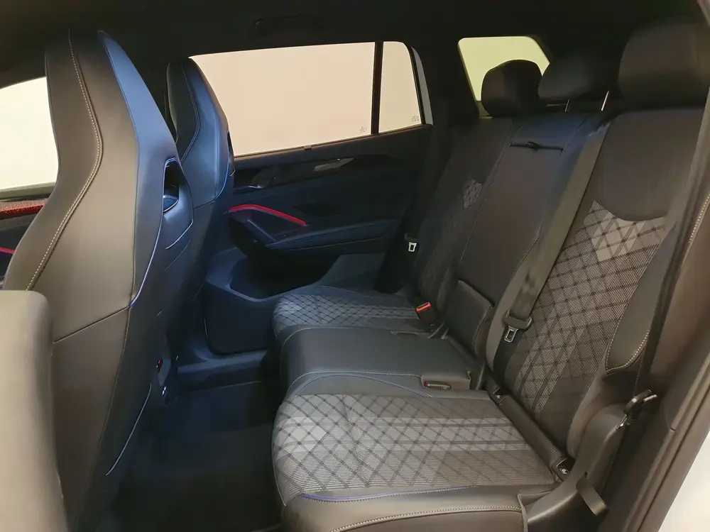 Volkswagen Tayron 1.5 eHybrid 272pk DSG/AUT R-Line Wegklapba uit 2025, foto 20