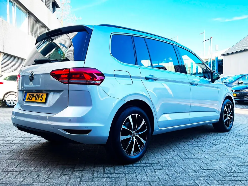 Volkswagen TOURAN 1.5 TSI Highline 7p Carplay__Clima_17''LMV uit 2021, foto 20