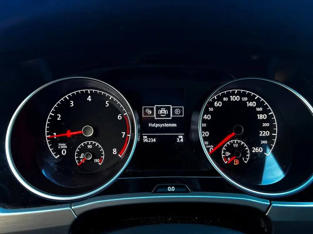 Volkswagen TOURAN 1.5 TSI Highline 7p Carplay__Clima_17''LMV uit 2021, foto 6