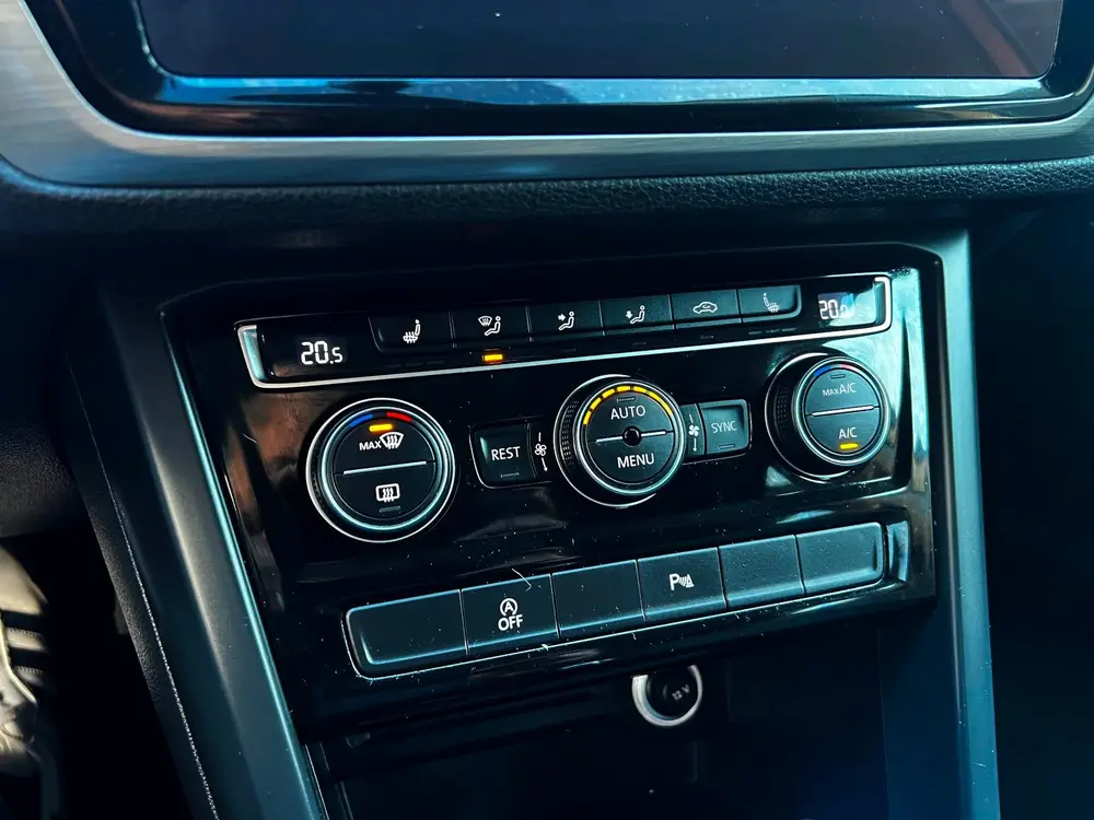 Volkswagen TOURAN 1.5 TSI Highline 7p Carplay__Clima_17''LMV uit 2021, foto 8