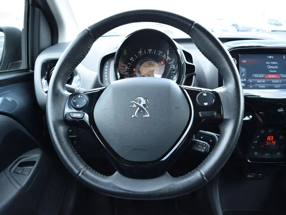 Peugeot 108 1.0 e-VTi Allure Climate control l Camera uit 2021, foto 7