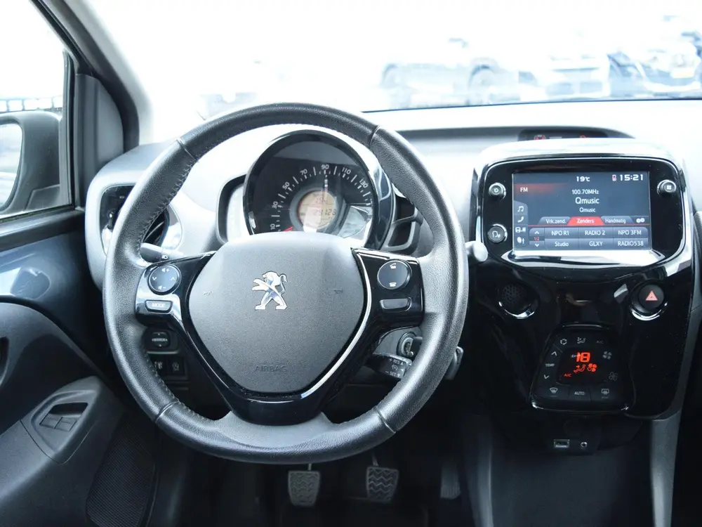 Peugeot 108 1.0 e-VTi Allure Climate control l Camera uit 2021, foto 9