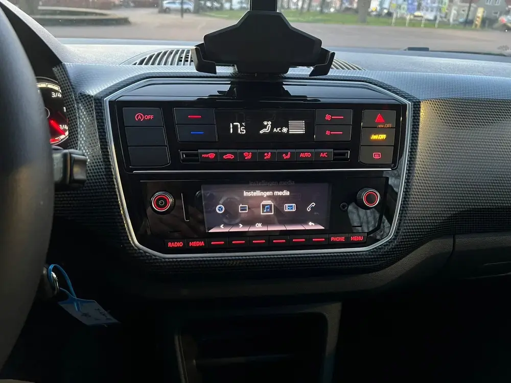 Volkswagen Up! 1.0/Clima/Cruise/Camera/PDC/Elekt. Raam/NAP uit 2023, foto 17