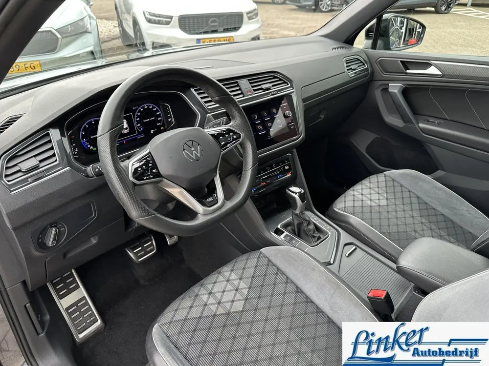 Volkswagen Tiguan 1.5 TSI R-Line - PANODAK EL-TREKH CAMERA uit 2022, foto 14