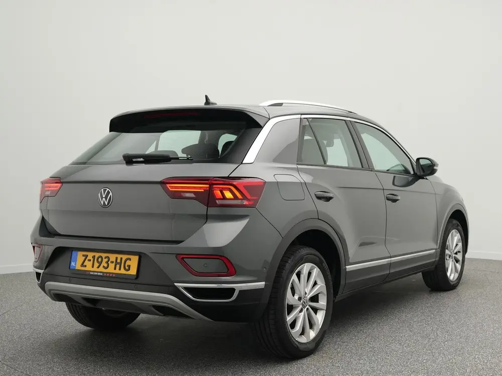 Volkswagen T-Roc Style 1.5 TSI 150 PK DSG Automaat | LED Plu uit 2023, foto 2