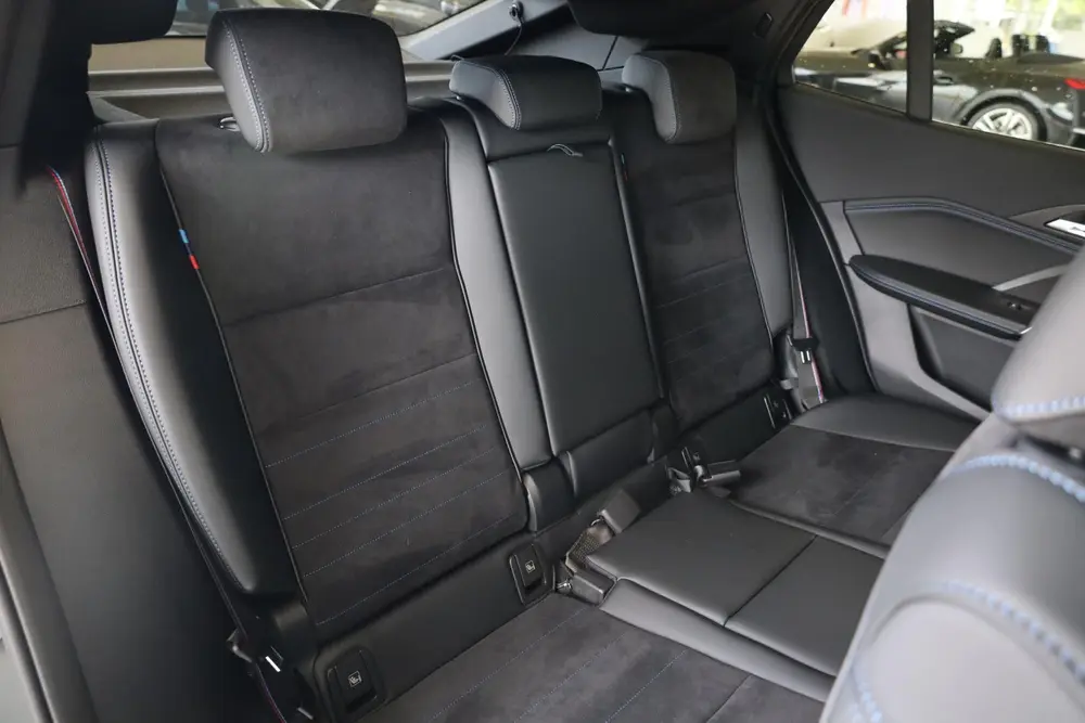 BMW iX2 eDrive20 uit 2026, foto 10