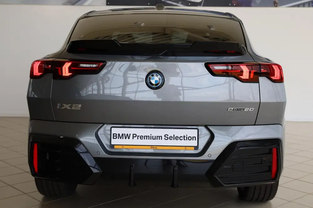 BMW iX2 eDrive20 uit 2026, foto 5