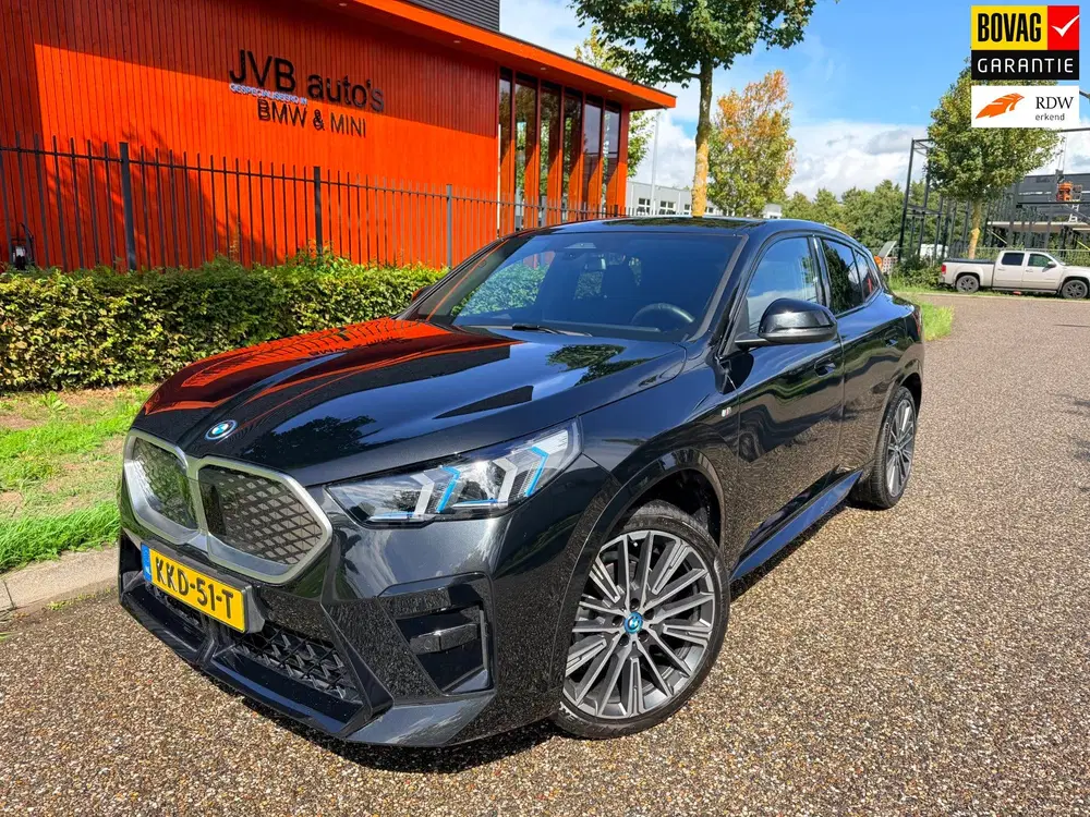 BMW iX2 eDrive20 M- sport uit 2024