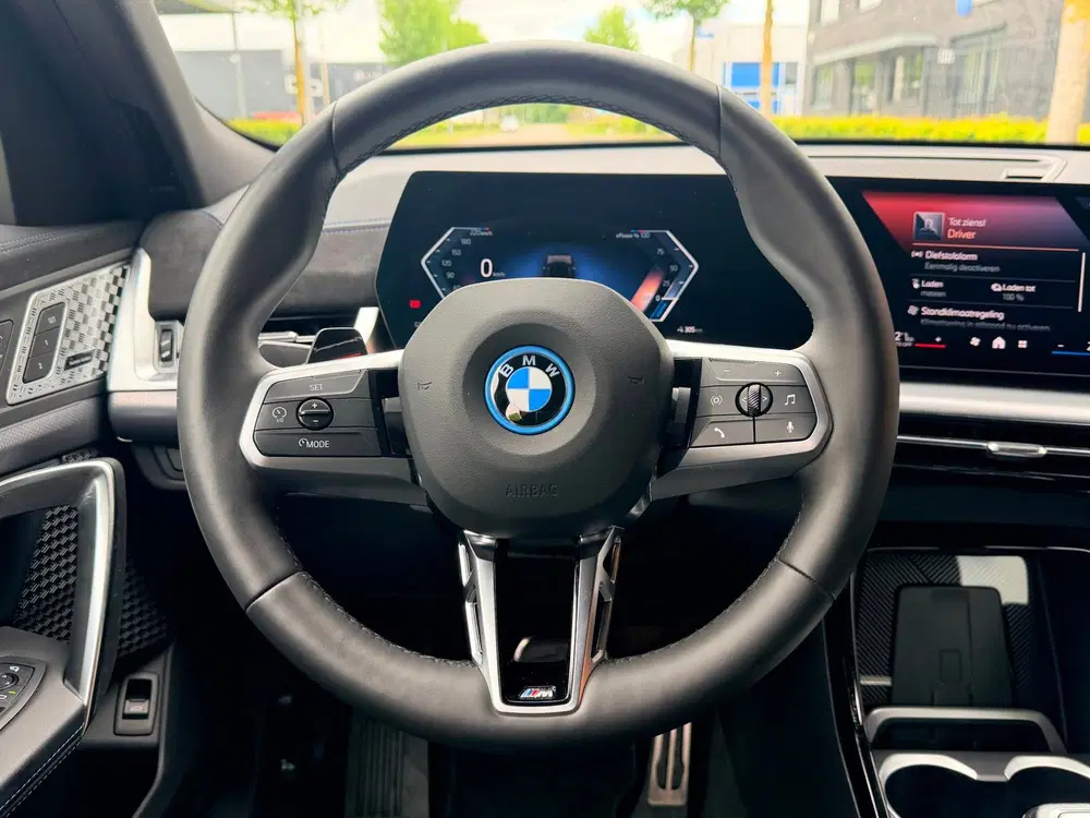BMW iX2 eDrive20 M- sport uit 2024, foto 14