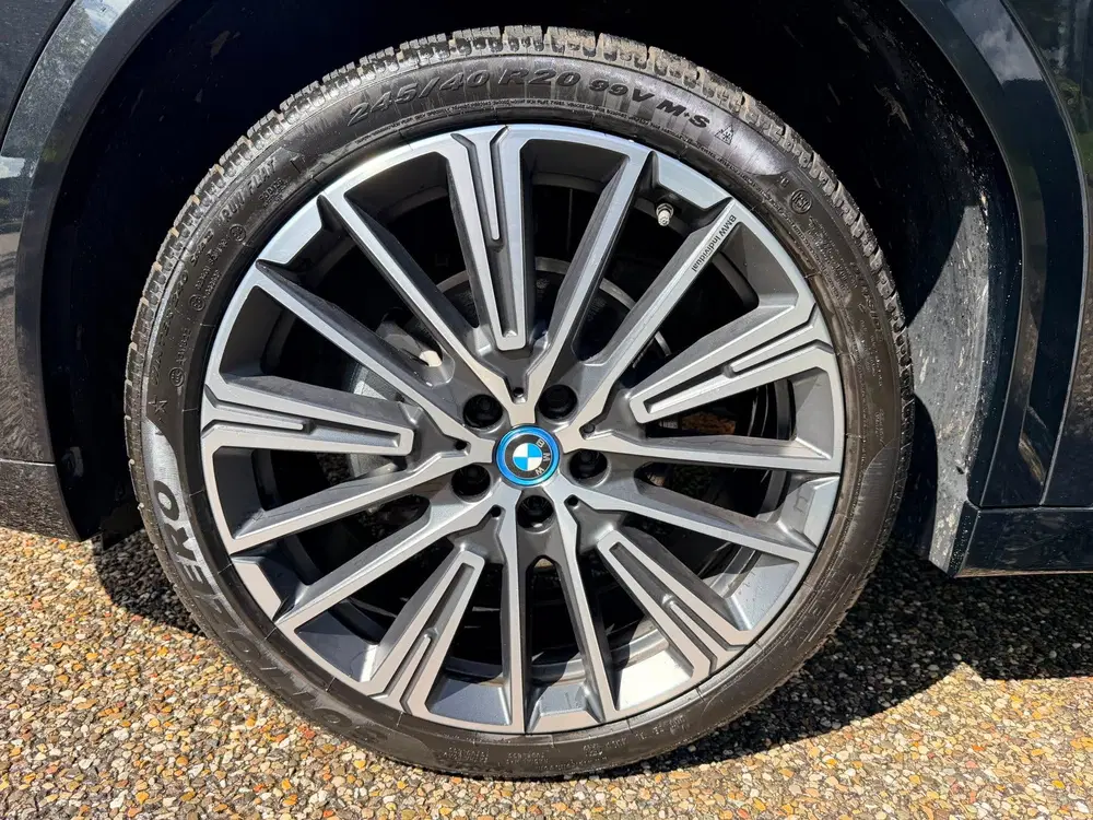BMW iX2 eDrive20 M- sport uit 2024, foto 18