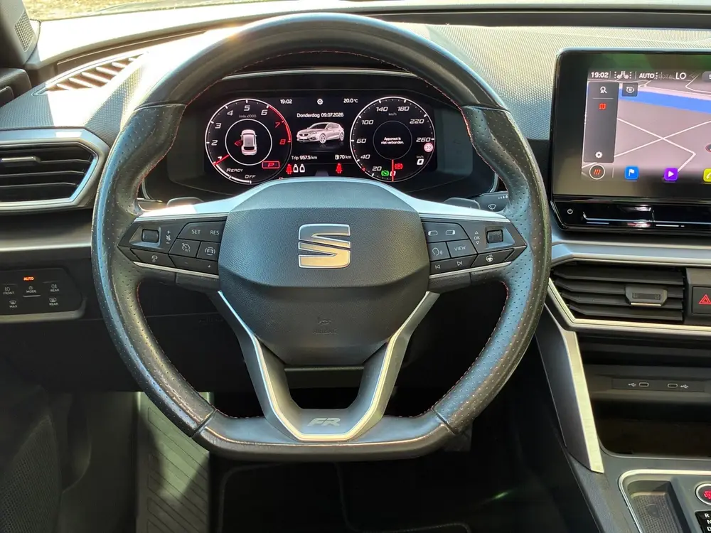 SEAT Leon 1.5 eTSI FR Business uit 2021, foto 2