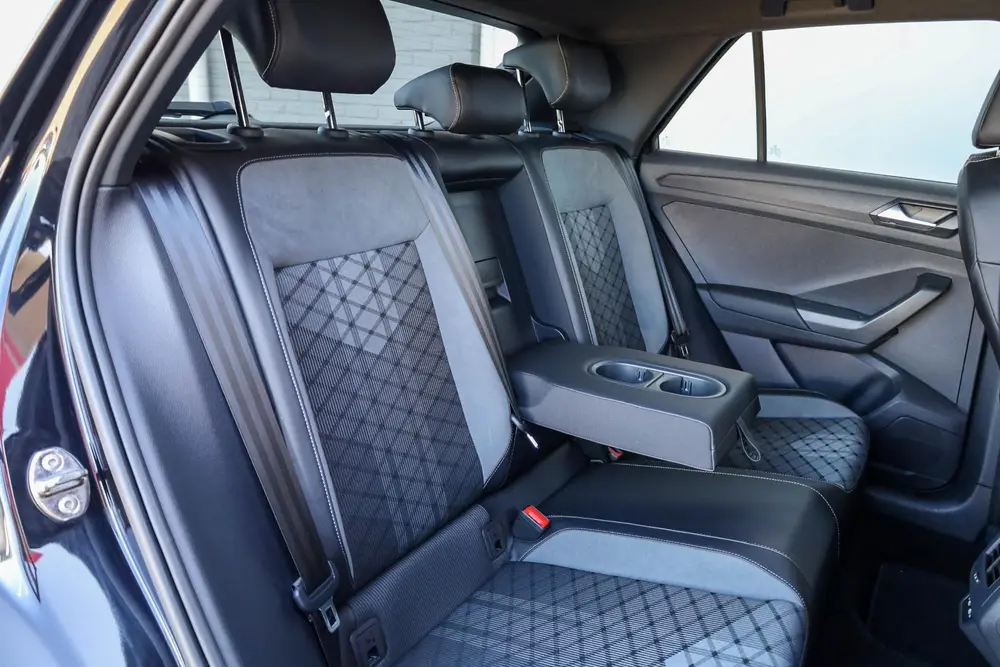 Volkswagen T-Roc 1.0 TSI 110pk R-Line | Achteruitrijcamera | uit 2022, foto 16