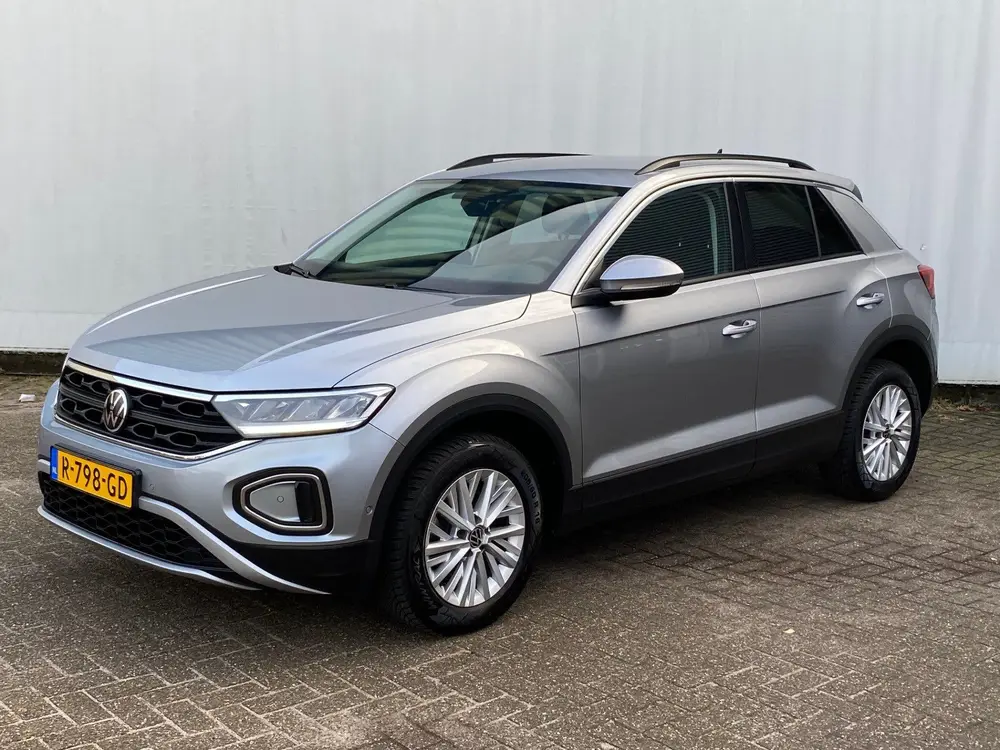 Volkswagen T-Roc 1.5 TSI Life Business Carplay / Stl.verw uit 2022, foto 2
