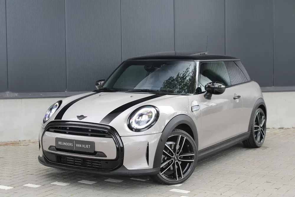 Mini Cooper 1.5 Camden Edition uit 2021, foto 10