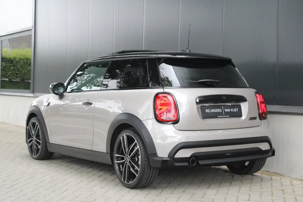 Mini Cooper 1.5 Camden Edition uit 2021, foto 16