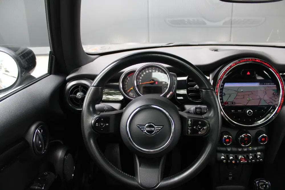 Mini Cooper 1.5 Camden Edition uit 2021, foto 5