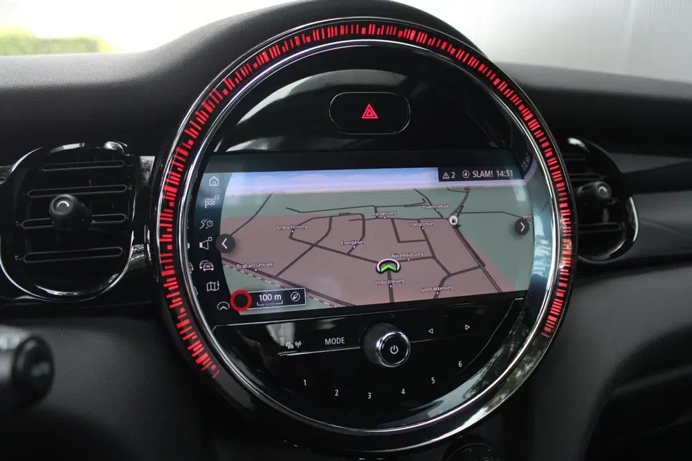Mini Cooper 1.5 Camden Edition uit 2021, foto 8
