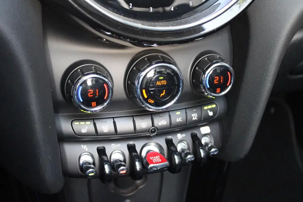 Mini Cooper 1.5 Cabriolet Classic uit 2023, foto 18