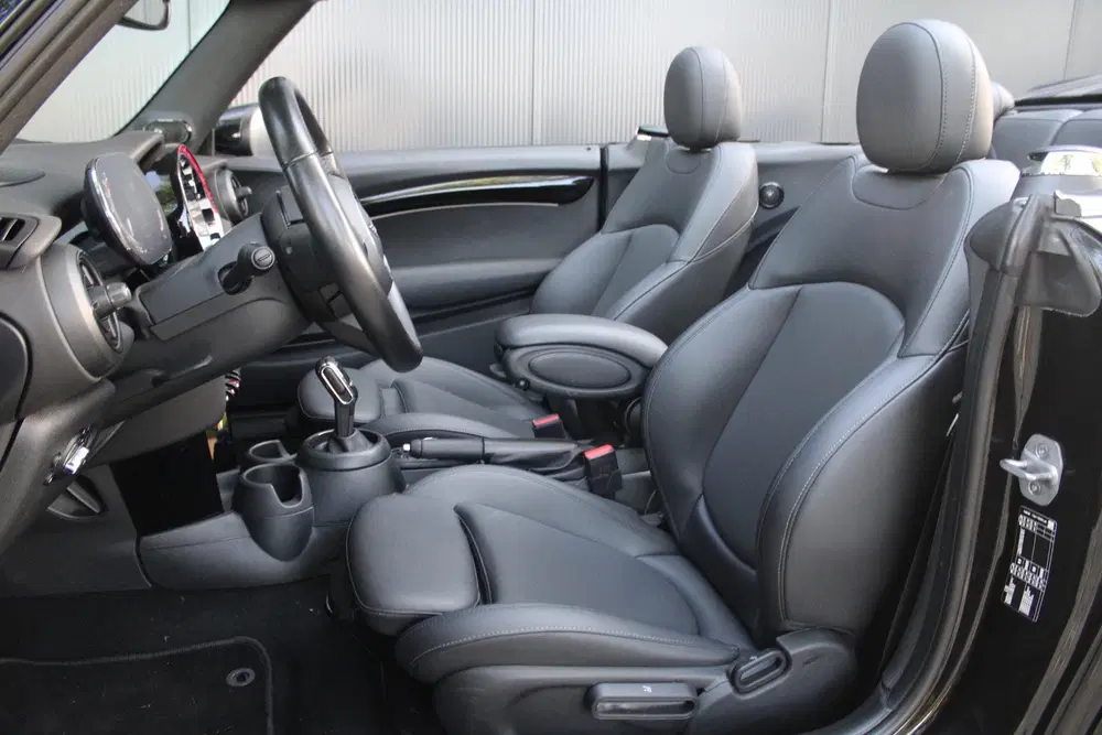Mini Cooper 1.5 Cabriolet Classic uit 2023, foto 4