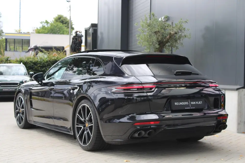 Porsche Panamera 4 E-Hybrid 2.9-V6 uit 2019, foto 2