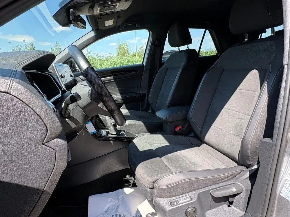 Volkswagen T-Roc 1.0 TSI R-LINE FACELIFT NAVI CAMERA CARPLAY uit 2023, foto 5