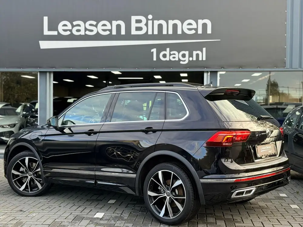 Volkswagen Tiguan 1.4 TSI eHybrid R-Line Pano uit 2021, foto 2